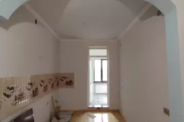 Satılır Köhnə Tikili Vağzalda