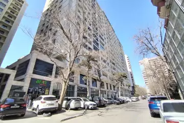 Satılır Yeni Tikili Heydər əliyev Mərkəzində