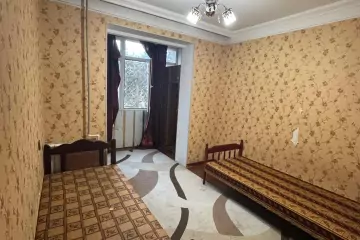 Satılır Köhnə Tikili Bakı Kinoteatrıda