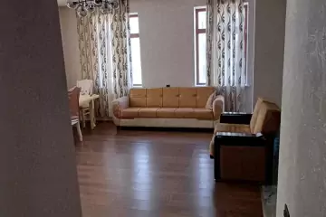 Satılır Yeni Tikili Elmler Akademiyasıda