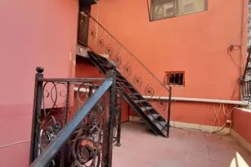 Aylıq Kirayə Həyət Evi Nəsimi Bazarında