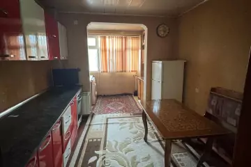 Satılır Köhnə Tikili Bakı Kinoteatrıda