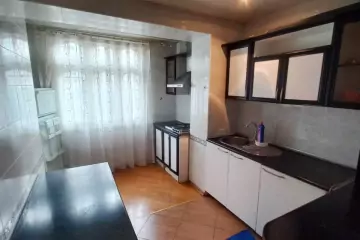Aylıq Kirayə Köhnə Tikili Elmler Akademiyasıda