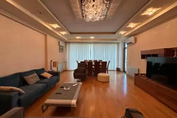Satılır Yeni Tikili Ağ şəhər Kompleksində