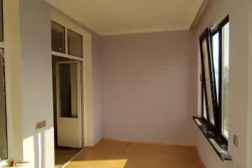 Satılır Köhnə Tikili Vağzalda