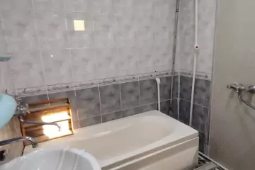 Satılır Köhnə Tikili Vağzalda