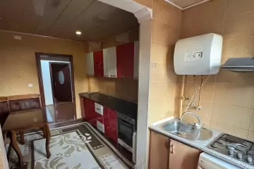 Satılır Köhnə Tikili Bakı Kinoteatrıda