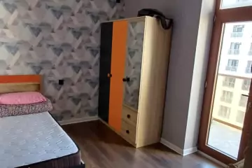 Satılır Yeni Tikili Elmler Akademiyasıda