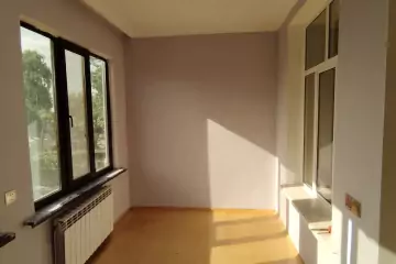 Satılır Köhnə Tikili Vağzalda
