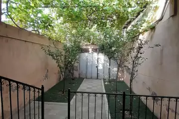 Satılır Həyət Evi Nargilə Kafesində