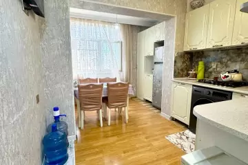 Satılır Köhnə Tikili Yeni Yasamalda