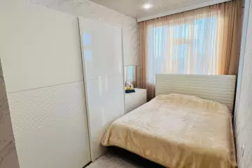 Satılır Yeni Tikili 8-ci Mikrorayonda