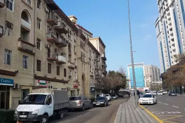 Satılır Köhnə Tikili Beşmərtəbədə