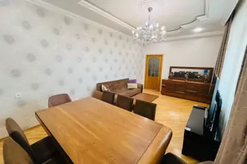 Satılır Yeni Tikili 8-ci Mikrorayonda