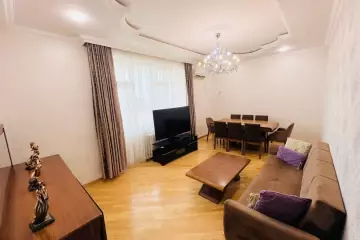 Satılır Yeni Tikili 8-ci Mikrorayonda