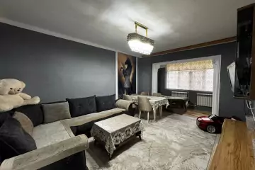 Satılır Köhnə Tikili Bakıxanovda
