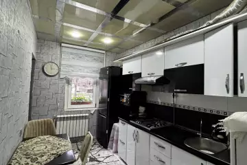 Satılır Köhnə Tikili Bakıxanovda