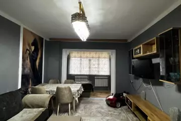 Satılır Köhnə Tikili Bakıxanovda