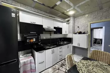 Satılır Köhnə Tikili Bakıxanovda