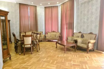Aylıq Kirayə Ofis İçərişəhərdə