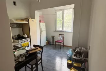 Satılır Köhnə Tikili 9-cu Mikrorayonda