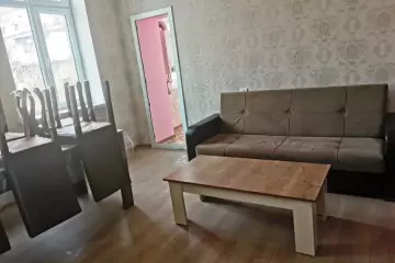 Satılır Köhnə Tikili Elmler Akademiyasıda