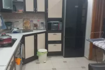 Satılır Köhnə Tikili Elmler Akademiyasıda