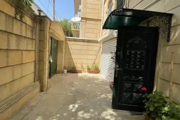 Satılır Həyət Evi Bakıda
