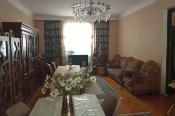 Satılır Həyət Evi Qaraçuxurda
