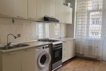 Aylıq Kirayə Yeni Tikili Heydər əliyev Mərkəzində