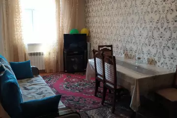Satılır Köhnə Tikili Bakıda