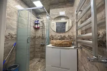 Satılır Yeni Tikili Qurtuluş 93da