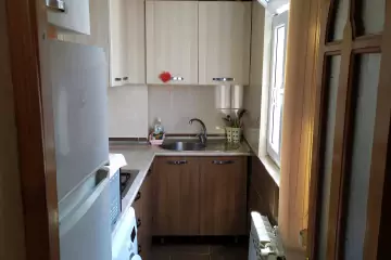 Satılır Köhnə Tikili Bakıda