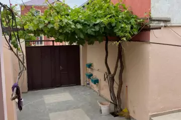 Satılır Həyət Evi Aşağı Güzdəkdə
