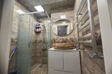 Satılır Yeni Tikili Qurtuluş 93da