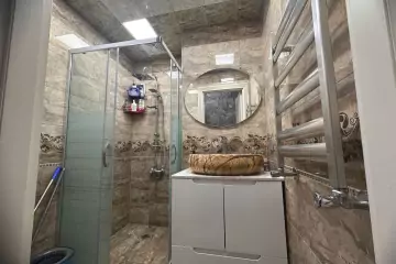 Satılır Yeni Tikili Qurtuluş 93da