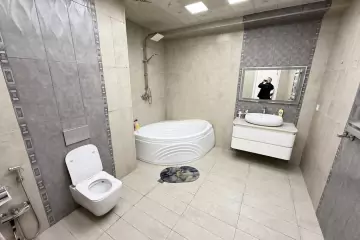 Satılır Yeni Tikili Ağ şəhər Kompleksində