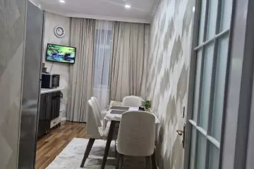 Satılır Yeni Tikili Bakı Kinoteatrıda