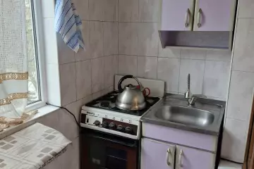 Satılır Köhnə Tikili 8-ci Kilometrdə