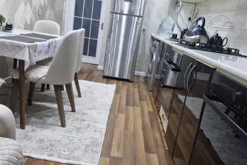 Satılır Yeni Tikili Bakı Kinoteatrıda