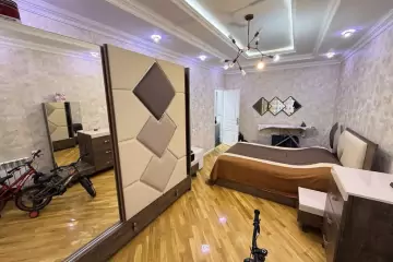 Satılır Yeni Tikili Ağ şəhər Kompleksində