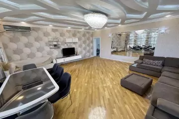 Satılır Yeni Tikili Ağ şəhər Kompleksində