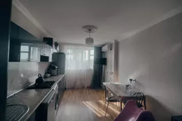 Satılır Köhnə Tikili Biləcəridə