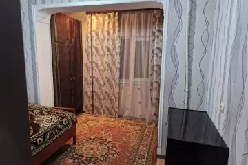 Satılır Köhnə Tikili 8-ci Kilometrdə