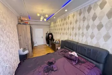 Satılır Yeni Tikili Ağ şəhər Kompleksində
