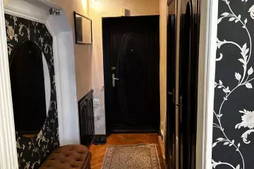 Satılır Köhnə Tikili Beşmərtəbədə