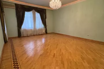 Satılır Yeni Tikili 8-ci Mikrorayonda