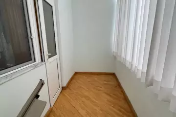 Satılır Yeni Tikili 8-ci Mikrorayonda