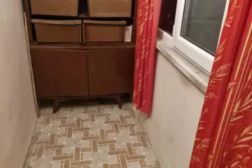 Satılır Köhnə Tikili 8-ci Kilometrdə