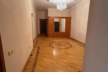 Satılır Yeni Tikili 8-ci Mikrorayonda